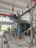 Vente en gros Escalier moderne en bois massif tournant en verre trempé Norme australienne Utilisation intérieure Matériau en aluminium en forme de spirale