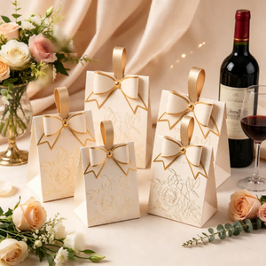<span class=keywords><strong>Scatole</strong></span> Regalo di Lusso per <span class=keywords><strong>Bomboniere</strong></span> Nuziali Stile Francese con Motivi Floreali in Rilievo, Sacchetti Triangolari per Caramelle e Candele con Manico per Addio al Nubilato - Product Image 5