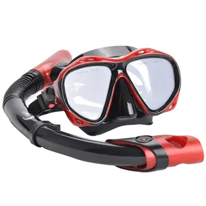 Kuru sualtı şnorkel tüplü dalış maskesi seti tasarımı