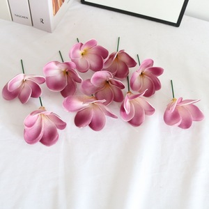 Fleur de frangipanier artificielle en mousse PU pour coiffure - Product Image 4