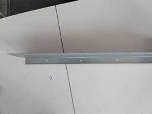 Socle de <span class=keywords><strong>sol</strong></span> FHA-7 de 1/2 pouce, design moderne, acier galvanisé pour usage hôtelier - Product Image 6