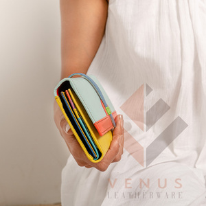 Pochette en cuir véritable de haute qualité pour femmes portefeuille à la mode longue conception avec motif de paysage Ele sac à main - Product Image 4