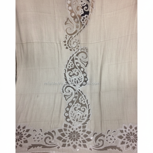 ผ้าคลุมไหล่แคชเมียร์แท้ฤดูใบไม้ร่วงพร้อมผ้าพันคอทำงานปักตาข่ายดูหรูหรา - Product Image 1