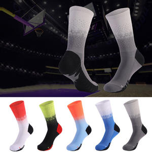 Chaussettes de <span class=keywords><strong>sport</strong></span> personnalisées de basket-ball pour hommes Young Teen Elite Athletic en polyester de qualité supérieure - Product Image 1