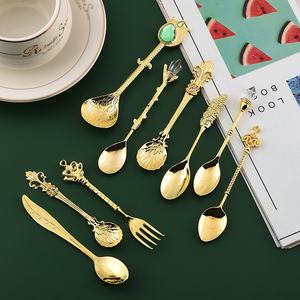 Rétro Sculpté Cristal Motif Tasse Cuillère En Alliage De <span class=keywords><strong>Zinc</strong></span> Réutilisable Café Sucre Miel Crème Glacée En Gros De Mariage - Product Image 1