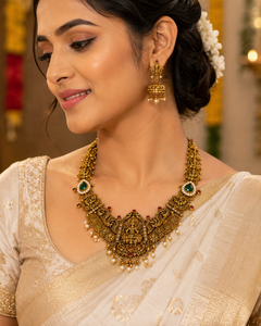 Collar Corto de Oro de 24K, 17.89 Gramos, Joyería India Tradicional Hecha a Mano para Mujer, para Bodas y Eventos Nupciales - Product Image 5
