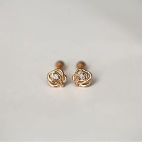 Boucle d'oreille mini rose en or 18 carats avec diamant naturel Xinfly - Product Image 5