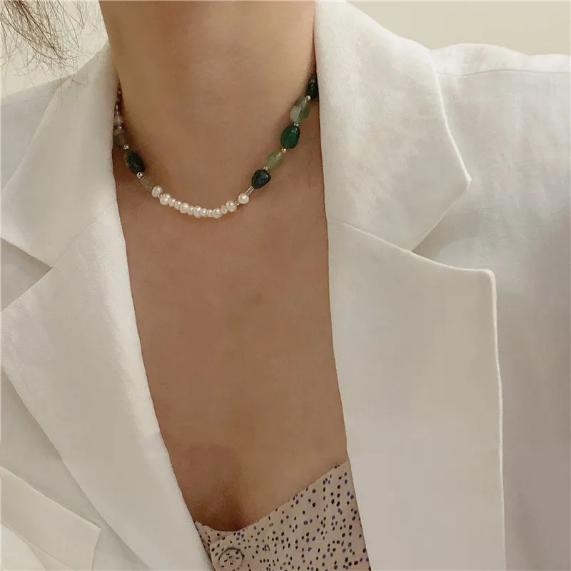 Colliers de pierres vertes géométriques à coutures coréennes collier de perles d'eau douce naturelles irrégulières tour de cou