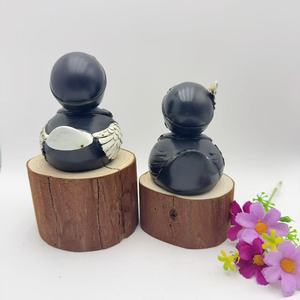 Nouvelles Idées <span class=keywords><strong>de</strong></span> Produits 2026 Décoration Intérieure Halloween Figurine <span class=keywords><strong>de</strong></span> Canard Crâne en Résine Canard Cosplay Décoration Intérieure Ornements Caprichosa Canard Jeep - Product Image 4