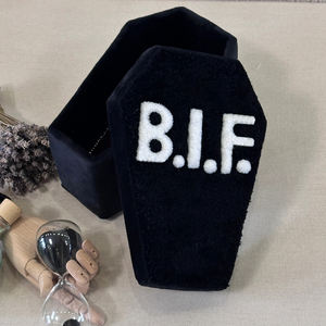 Изготовленный на заказ черный Хэллоуин вышитый бархатный ящик для хранения ювелирных изделий ожерелье серьги кольцо готический гроб в форме ювелирных изделий упаковочная коробка - Product Image 5