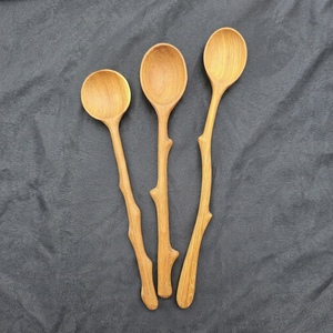 Cuillère en bois durable pour la cuisine à domicile et la restauration - Product Image 1