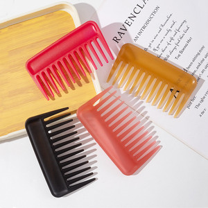Peine de peluquero portátil de plástico al por mayor, peines de pelo coloridos de bolsillo para mujer, peine de peinado con logotipo personalizado Antiestático de dientes anchos - Product Image 4
