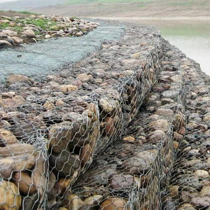 Vente directe usine : Gabions en treillis métallique carré tissé en acier galvanisé pour murs de soutènement et murs en pierre de jardin - Product Image 5