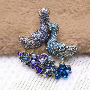 Broche vintage en forme d'oiseau avec strass, épingle lourde en diamant, accessoires de costume pour femmes - Product Image 5