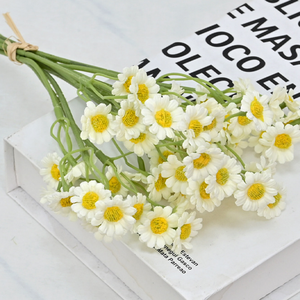Bouquet Artificiel Haut de Gamme Élégant et Réaliste de Camomilles et Marguerites pour la Décoration de l'Entrée, de la Table à Manger et des Étagères du Salon - Product Image 2