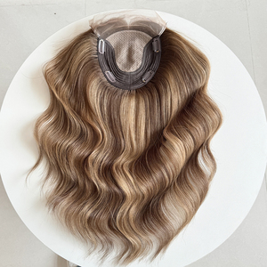 Topper de cheveux en soie 6x6,5'' avec base en dentelle, mèches brunes SBB #   Topper de cheveux humains européens de haute qualité pour femmes souffrant d'aloèsopatie - Product Image 1