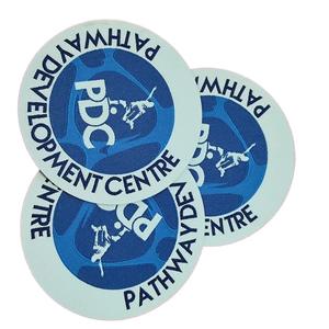 Logo personnalisé <span class=keywords><strong>Presse</strong></span> à chaud souple Étiquette en relief Joint tissé Logo multicolore <span class=keywords><strong>Brassard</strong></span> adhésif thermofusible - Product Image 4