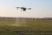 Drone agricole à faible coût et haute productivité, adapté aux champs et aux vergers