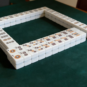 Nouvel arrivage : Ensemble de jeu de Mahjong en résine, motif nacre jaune, rose, bleu, Mahjong américain personnalisé - Product Image 1