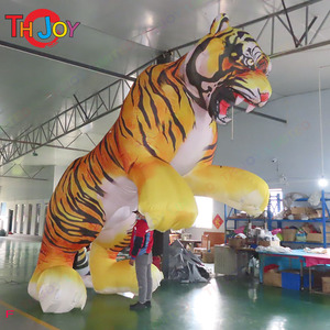 Tigre gonflable personnalisé de 5 m de haut, accrocheur, en nylon, avec souffleur d'air pour une exposition spectaculaire du Nouvel An - Product Image 2