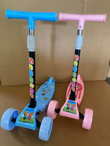 Skuter Anak Roda Tiga Skuter Lipat Anak Usia 1-5 Tahun Skuter Anak Roda Tiga dengan Pedal Lampu - Product Image 3