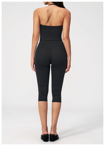 Conjunto Deportivo de 2 Piezas <span class=keywords><strong>para</strong></span> <span class=keywords><strong>Mujer</strong></span>: Top Halter con Logotipo Personalizado y Leggings Capri de Cintura Alta <span class=keywords><strong>para</strong></span> Yoga, Gimnasio, Fitness y Entrenamiento - Product Image 6