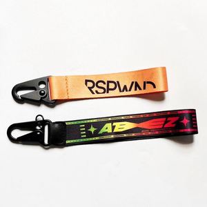 Porte-clés en tissu tendance, vente en gros, avec logo tissé personnalisé, style Jet Tag Anime, motif 'Remove Before Flight' - Product Image 3