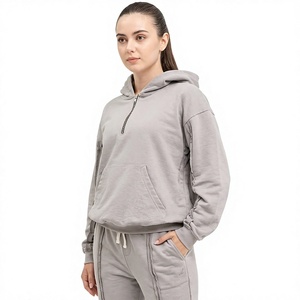 Conjunto Deportivo Gris para Mujer con Capucha, Sudadera con Cierre de Cremallera, Pantalones Jogger, Atuendo Casual de Dos Piezas, 100% Algodón Transpirable para Invierno - Product Image 3