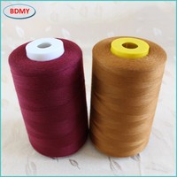 Benang Jahit Poliester 100% Berwarna Merah Muda dengan Tingkat Penyusutan Rendah Kelas 3A/2A untuk Penggunaan Pakaian dan Tekstil.