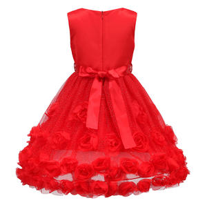 Robe de demoiselle d'honneur en dentelle, fabriquée en Chine, avec col rond et jupe bouffante - Product Image 2