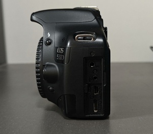 Appareils photo reflex numériques Canon EOS 550D d'occasion, 18,0 MP, capteur CMOS APS-C, prix de gros - Product Image 2