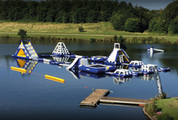 Équipement de jeu aquatique personnalisé Parc aquatique Terrain de sport gonflable Parcours d'obstacles aquatiques pour lac