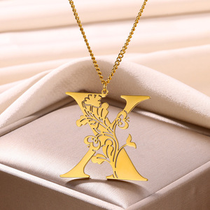 Collier en acier inoxydable pour hommes et femmes Prénoms et initiales de noms de famille Bijoux de mode Design de l'alphabet - Product Image 2