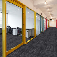 Dalles de moquette en polypropylène 50*50, durables, avec support en bitume, antidérapantes, pour couloirs d'hôtels, bureaux commerciaux, fabrication OEM