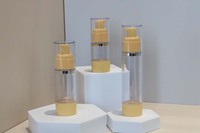 Bouteille cosmétique jaune de 50 ml bouteille pompe cylindre sans air recharge unique bouteille sans air en verre