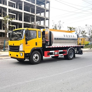 Camión Pulverizador de Asfalto Howo 4x2 de 4 a 16 Toneladas para Pavimentación - Product Image 1
