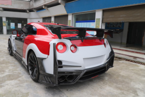 Nouveauté 2026 pour <span class=keywords><strong>Nissan</strong></span> <span class=keywords><strong>GTR</strong></span> 2008-2020 <span class=keywords><strong>R35</strong></span> Facelift : Kit carrosserie style Top Secret 2026 <span class=keywords><strong>Skyline</strong></span> avec spoiler de pare-chocs en fibre de carbone - Product Image 3