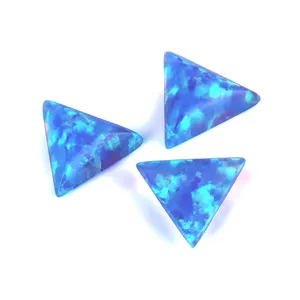 2024 forma de triángulo piedra preciosa azul cabujones sueltos cuentas ópalo azul sintético OP06 triángulo Fabricación de joyas piedra
