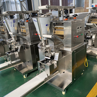 Machine de fabrication de samosa et de boulettes entièrement automatique de sortie d'usine efficace pour les lignes de transformation des aliments machine de fabrication de samosa