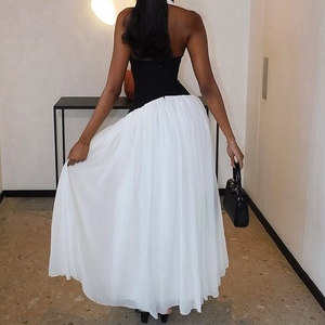 เดรสทรงเอเข้ารูป คอวีลึก เซ็กซี่ แต่งระบายช่วงเอว สีดำขาวตัดกัน แฟชั่นสำหรับผู้หญิง - Product Image 3