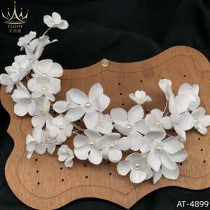AT-4899 FLODY Servizio OEM Ingrosso Cerchietto da Sposa Stile Coreano con Perle e Fiori Fatti a Mano in Raso Beige per Abito da Sposa Bianco - Product Image 6
