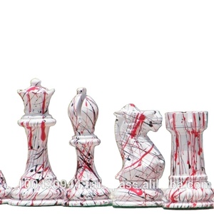 Jeu d'échecs exclusif en bois confettis fait main Pièces de jeu de table laquées - Product Image 1