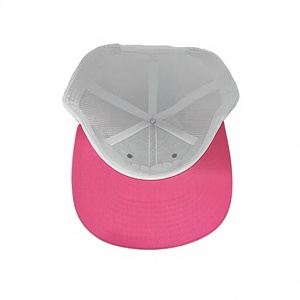 หมวกแก๊ปทรง Trucker 6 แผง ปรับโลโก้ได้ ระบายอากาศดี สวมใส่สบาย เหมาะสำหรับกิจกรรมกลางแจ้ง สปอร์ต และลำลอง ผลิตในโรงงานเวียดนาม - Product Image 3