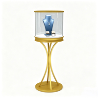 Ensemble de vitrines de présentation de bijoux de luxe sur mesure, en acier inoxydable doré et en verre, pour les bijouteries haut de gamme