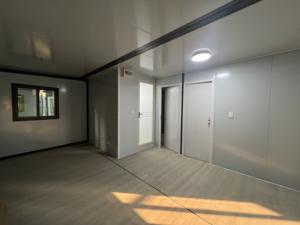 Casa Container Prefabbricata di Lusso Espandibile con Struttura in Acciaio da 20FT 40FT, 2 Camere da Letto, Parete in Vetro, per Ufficio o Centro Commerciale - Product Image 3