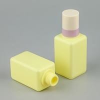 Bouteille de pulvérisation de brume fine d'eau de toner en plastique PETG 150ml de couleur personnalisée bouteille de pulvérisation carrée vide rechargeable pour les soins de la peau