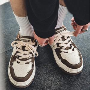 <span class=keywords><strong>Sneakers</strong></span> Casual da <span class=keywords><strong>Uomo</strong></span> <span class=keywords><strong>Marroni</strong></span> e Bianche - Design Bicolore, Allacciatura, Suola Spessa, Scarpe Eleganti per Uso Quotidiano - Product Image 2