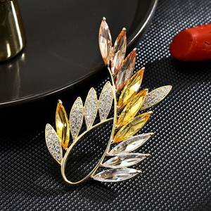 <span class=keywords><strong>Broche</strong></span> en cuivre avec zircon et cristal en forme de branche d'<span class=keywords><strong>olivier</strong></span> pour femmes, bijoux de mode pour mariage de Noël - Product Image 1