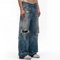 Jean Streetwear Personnalisé avec Logo, Coupe Droite Ample, Jambe Large, Effet Délavé Vintage, Bords Frangés, Denim Délavé et Déchiré