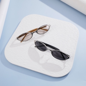 Gafas de Sol Ovaladas Y2K de Diseño Nuevo 2026, Montura Metálica, Pequeñas y Estrechas, Estilo Cyberpunk Futurista, con Logotipo Personalizado, Listas para Enviar - Product Image 2